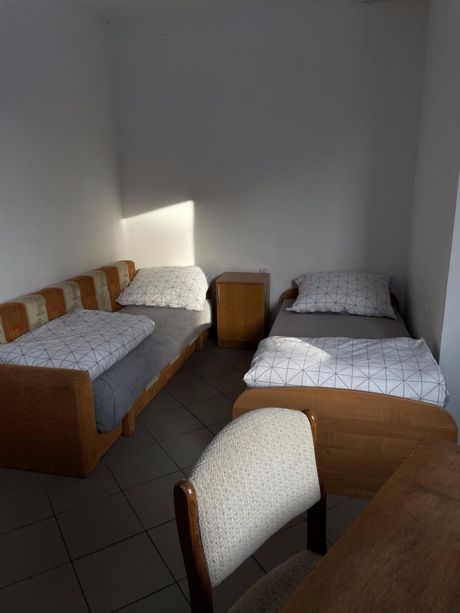 Noclegi Pracownicze Lazur Ciechanów Extérieur photo